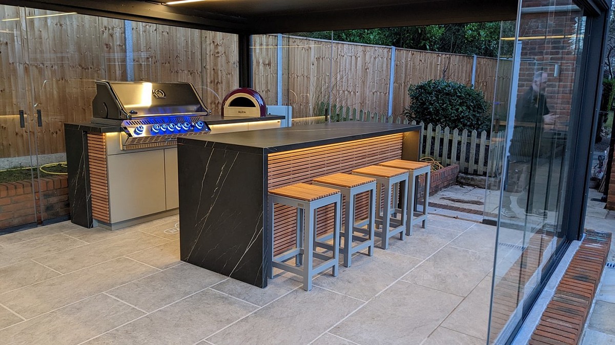 Luxury Outdoor Kitchens in Dubai: Townberry Interiors & Cubic